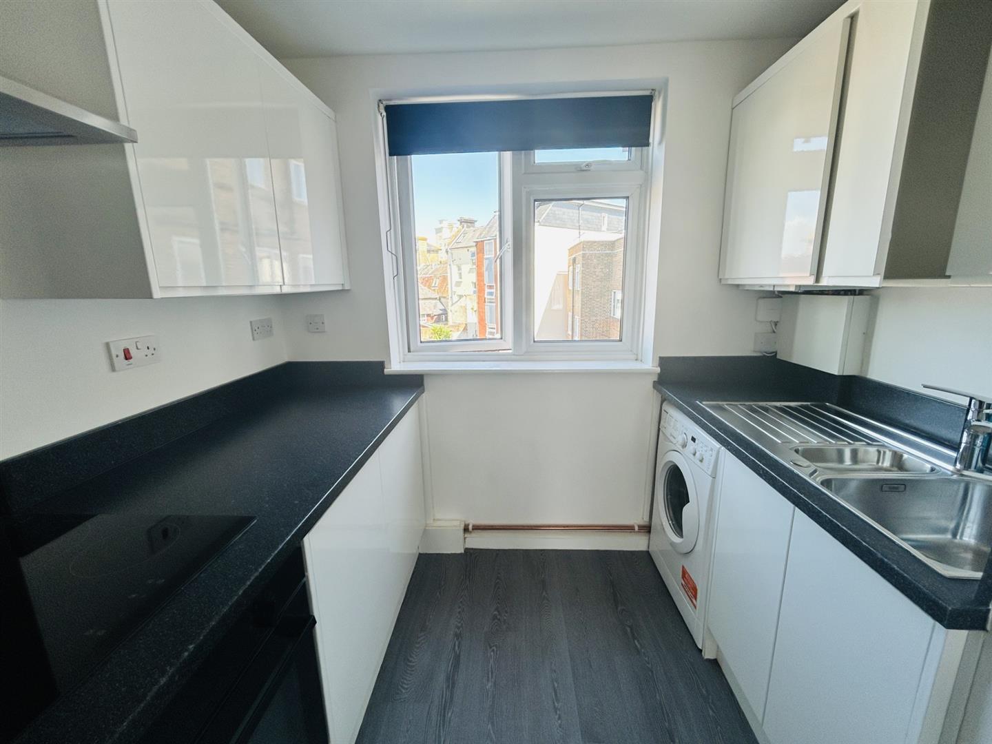 2 Bedroom Flat. Bourneside Court, Seaside Road in Eastbourne, East Sussex 7